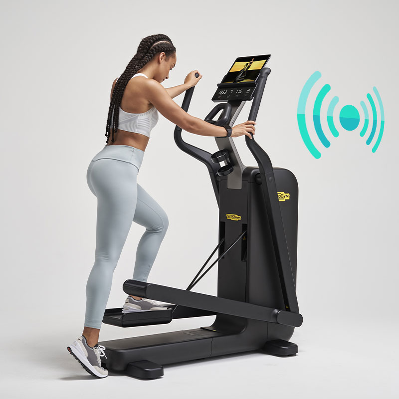 Technogym-Elliptical-feature_06_wake-up-senso-1